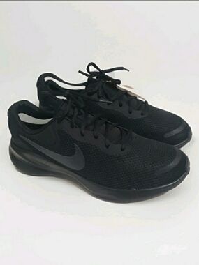 Nike Revolution 7 Triple Black Men’s Running Shoes Size 11 FB2207-005 New No Box